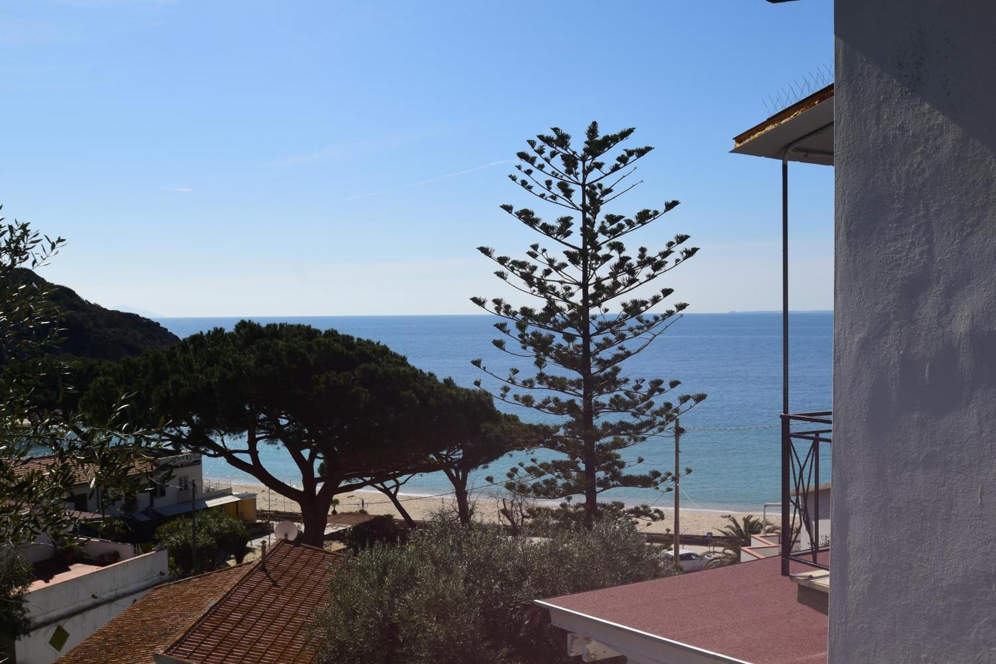 Appartamenti Cavoli - Vista Mare Con Terrazze, Clima E Posti Auto Spiaggia di Cavoli Екстер'єр фото