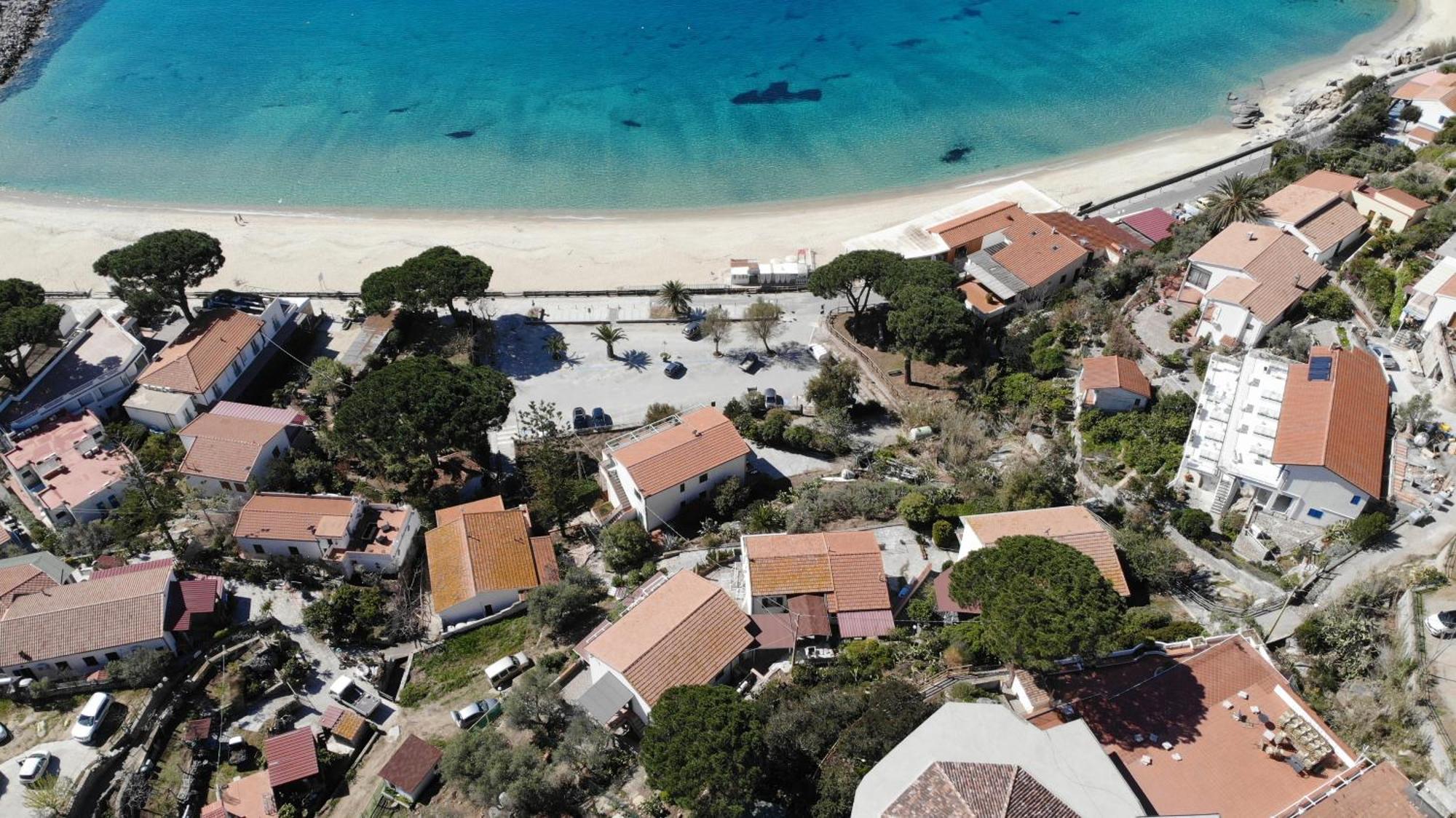 Appartamenti Cavoli - Vista Mare Con Terrazze, Clima E Posti Auto Spiaggia di Cavoli Екстер'єр фото