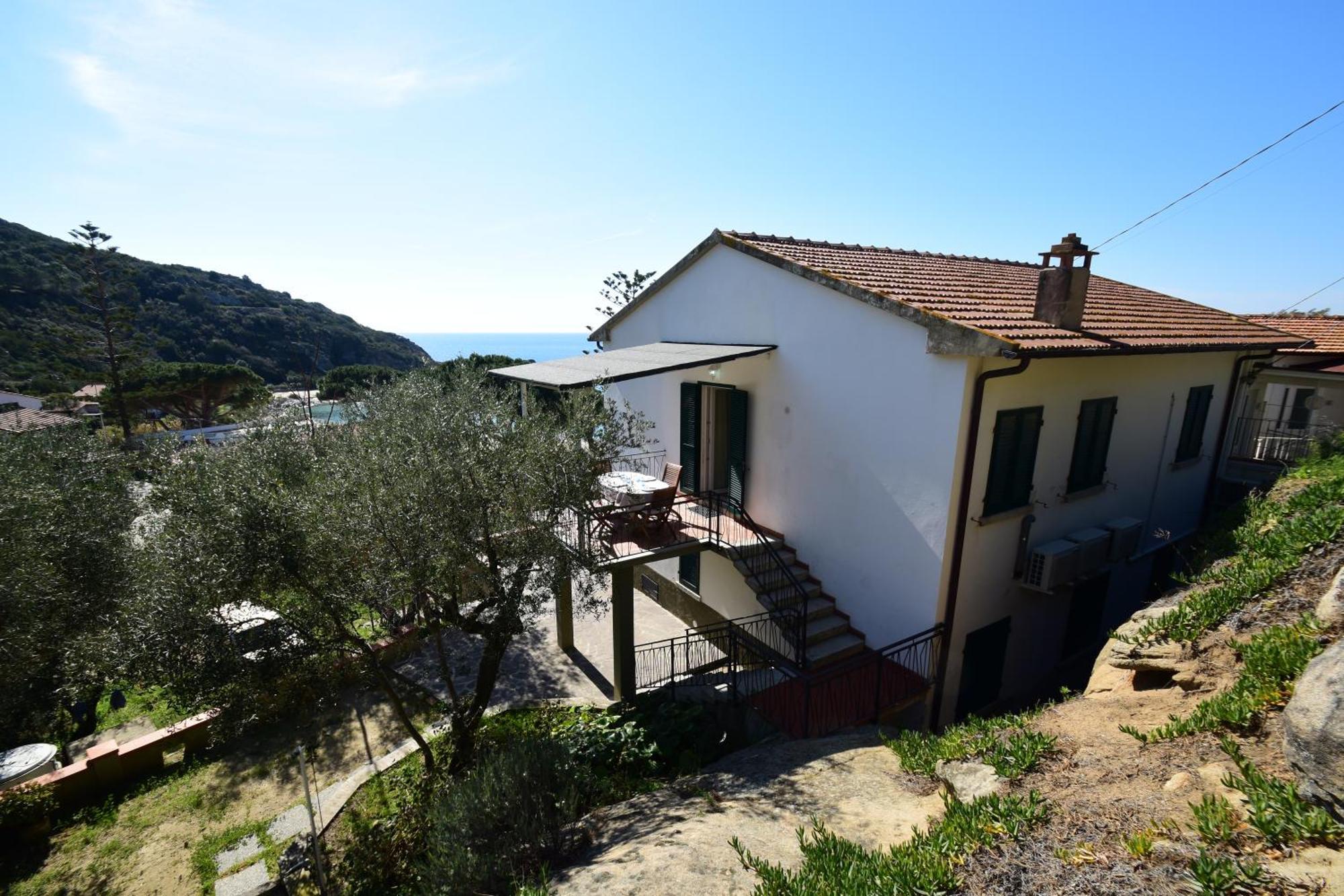 Appartamenti Cavoli - Vista Mare Con Terrazze, Clima E Posti Auto Spiaggia di Cavoli Екстер'єр фото